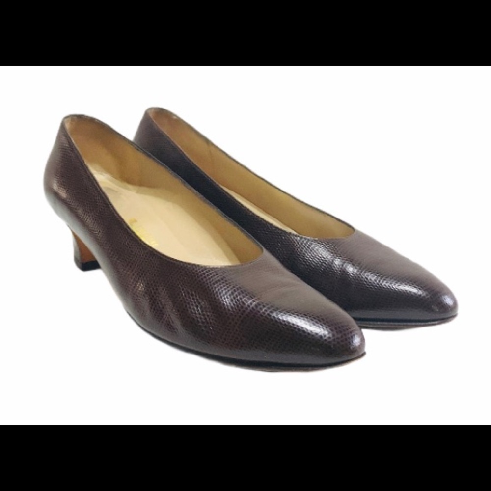 Salvatore Ferragamo Womens 1 Inch Heel Pumps